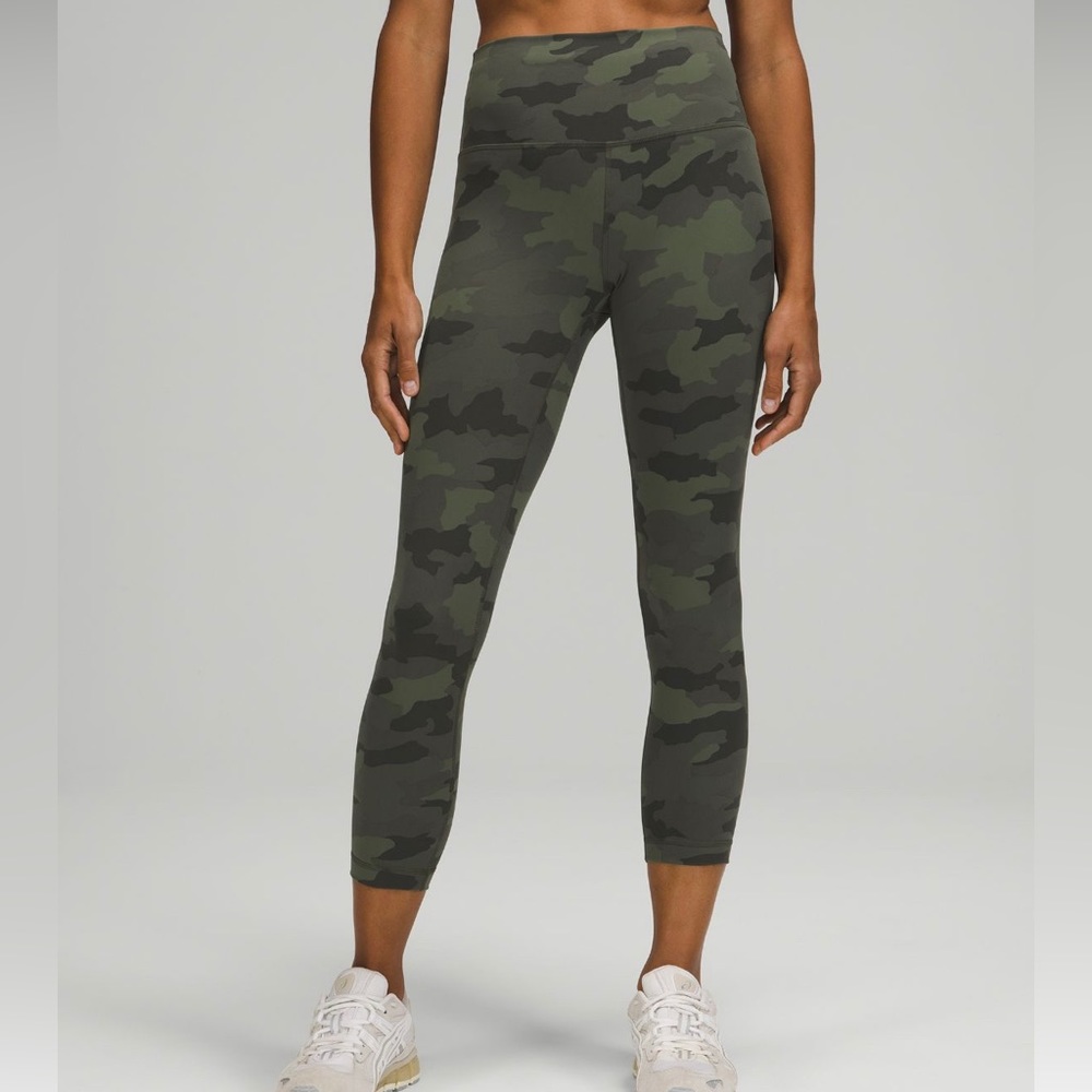 LULULEMON GREEN CAMO ALIGN LEGGINGS 23” SIZE 6 (HIGH RISE)